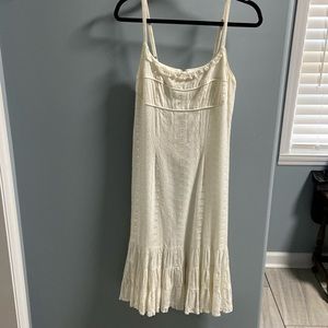 Fun, swingy eyelet dress! So flattering!!